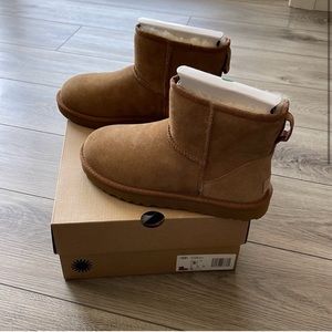 Women's UGG Classic Mini II